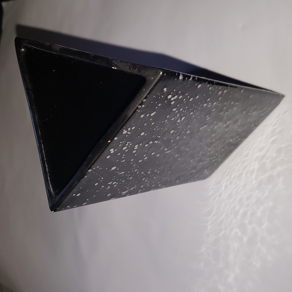 Pier 1 Imports Trianglular Black w White Speckles Vase - Picture 3 of 7